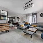 Maison Familiale Avec Jacuzzi A بيت للعطل بورنيك