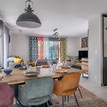 بيت للعطل Maison Familiale Avec Jacuzzi A *