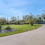 Maison Familiale Avec Jacuzzi A بيت للعطل *
