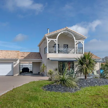بيت للعطل Maison Familiale Avec Jacuzzi A *