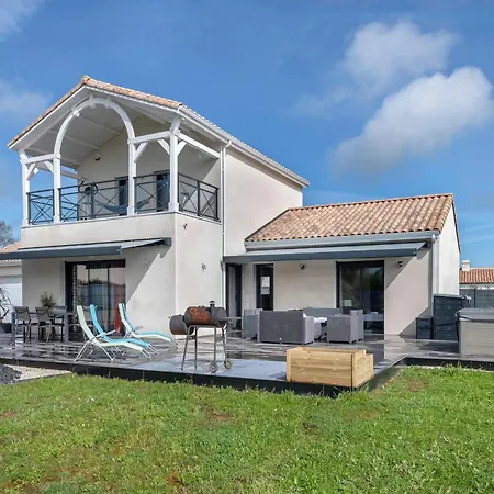 Maison Familiale Avec Jacuzzi A بيت للعطل *