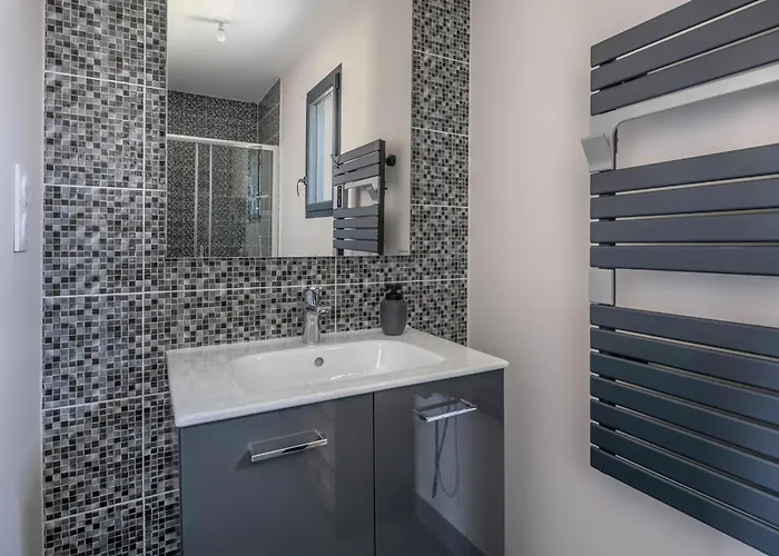 別荘 Maison Familiale Avec Jacuzzi A ポルニック