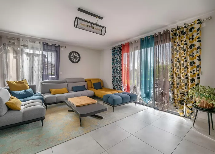 Maison Familiale Avec Jacuzzi A *